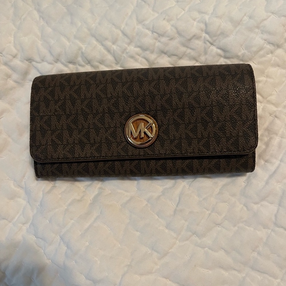 Michael Kors Envelope Wallet